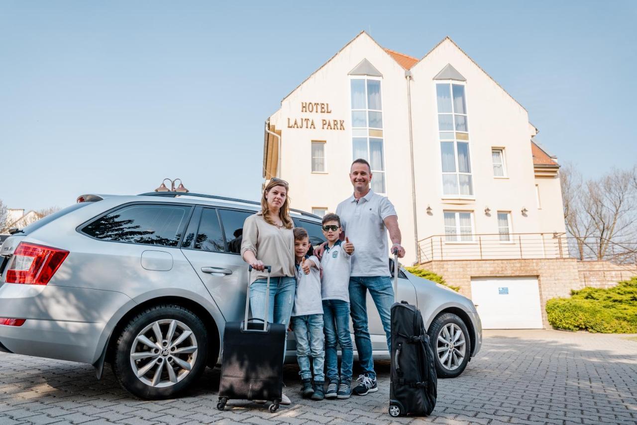 Hotel Lajta Park Mosonmagyaróvár Extérieur photo